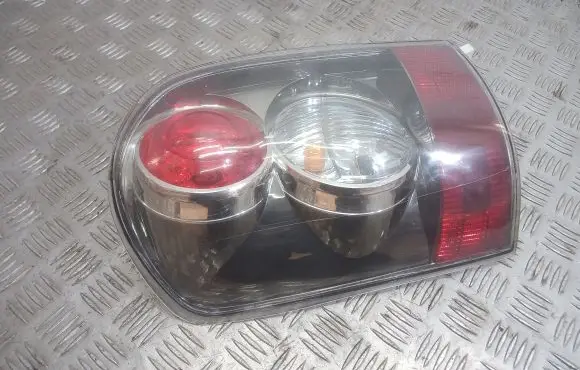 Mazda MPV II LW Rear/tail lights 