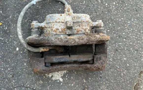 Nissan Terrano Front brake caliper 410117F000 410017F000