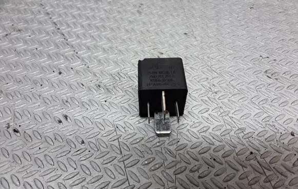 Volkswagen Sharan Other relay 95VW10K705CA