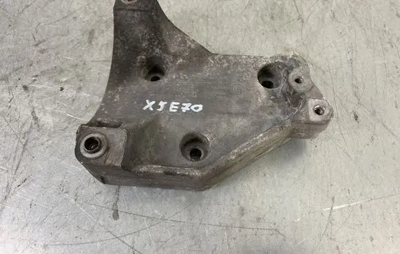 BMW X5 E70 A/C compressor mount bracket 64557799863 59280110