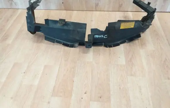 Toyota Prius c Front arch 53289-52080