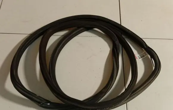 Audi A6 S6 C6 4F Trunk rubber seal (body) 