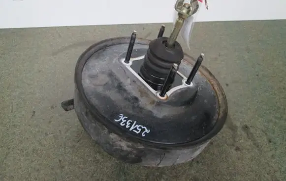 Hyundai Accent Brake booster