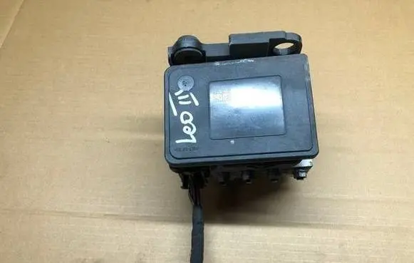 Seat Leon (5F) ABS Pump 5Q0907379R 10091543253