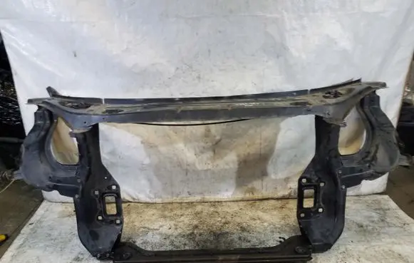 Mercedes-Benz ML W164 Radiator support slam panel