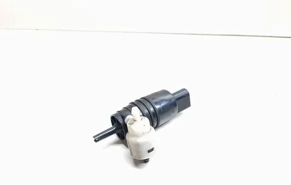 BMW 2 F46 Windscreen/windshield washer pump 7388349