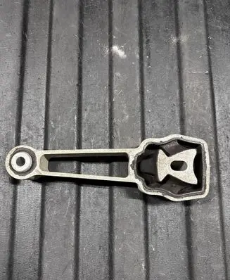 Land Rover Evoque I Engine mount bracket 6G926P082 30680474