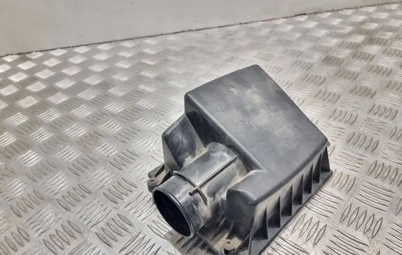 Ford Fiesta Air filter box cover Ae819643aa C2b19643aa Fztya