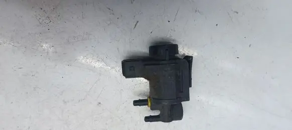 Vacuum valve