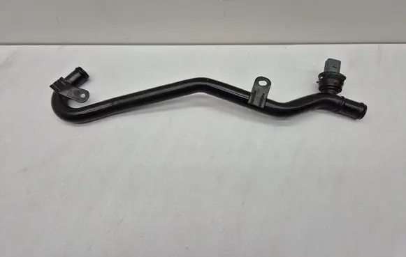 Audi Q3 8U Engine coolant pipe/hose 5N0121065 06A919501A