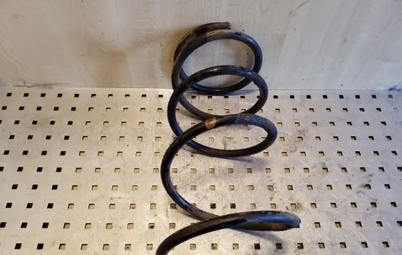 Toyota RAV 4 (XA20) Front coil spring