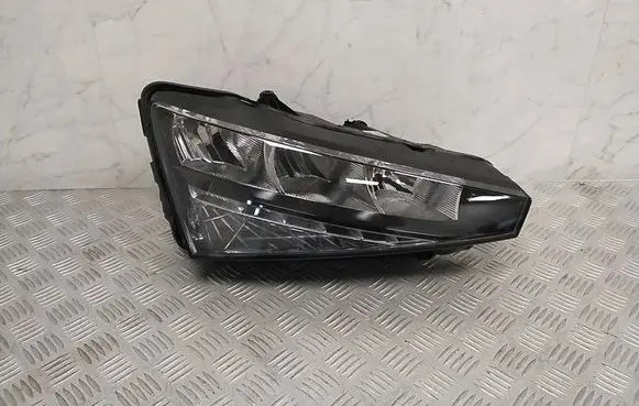 Skoda Scala Headlight/headlamp 657941016