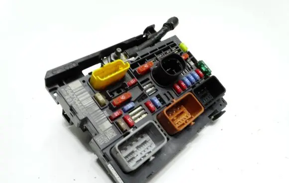 Citroen C4 I Picasso Fuse box set 9667044880