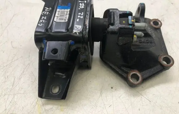 Hyundai i20 (BC3 BI3) Gearbox mount 21830Q0100