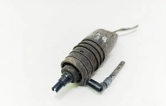 BMW 5 E39 Windscreen/windshield washer pump 