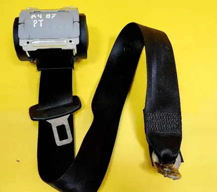 Audi A4 S4 B7 8E 8H Rear seatbelt 8E5857805D