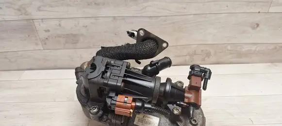 Opel Corsa D EGR valve 55230929 70362203