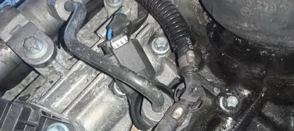 Mercedes-Benz CLS C219 Fuel injector 0445115027