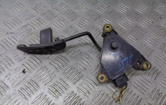 Nissan Micra Accelerator throttle pedal 18002AX700