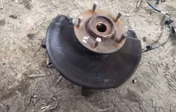 Peugeot 4007 Front wheel hub