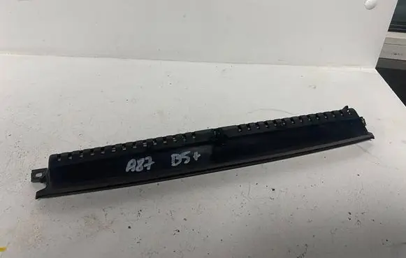 Audi A3 S3 8L Third/center stoplight 1J6945097D