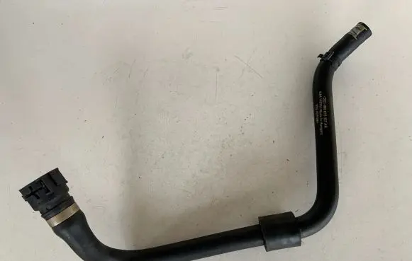 Audi Q7 4M Engine coolant pipe/hose 4M0819337AR