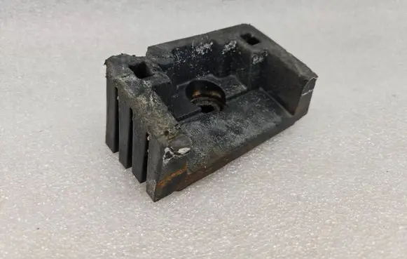 Volkswagen Touareg I Jacking socket point 7L8804123
