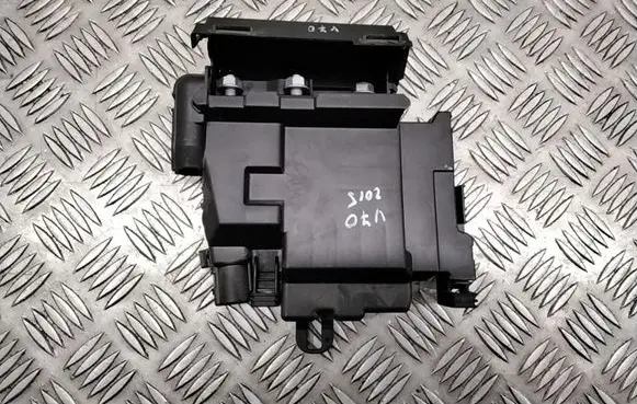 Volvo V70 Fuse module 30659092 30659093