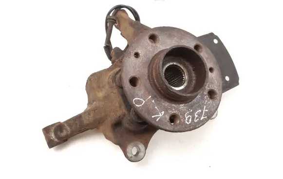 Opel Vivaro Front wheel hub