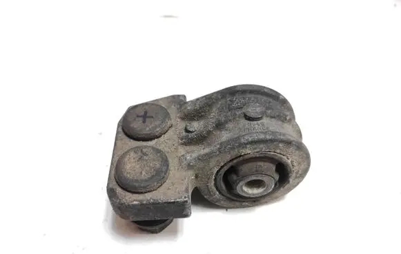 Volvo XC90 Engine mount bracket 30680750