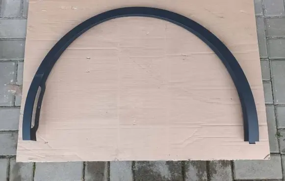Tesla Model Y Front arch trim 165869500A