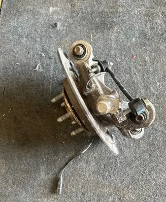 Rear wheel hub