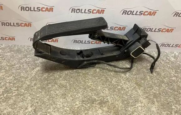 Mercedes-Benz S W220 Accelerator throttle pedal A2203000004