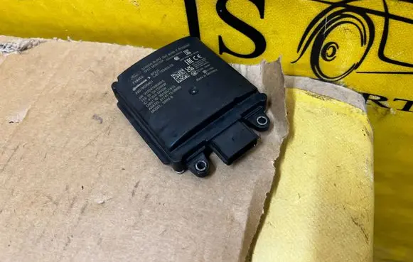 Ford Kuga III Blind spot module LJ6T14D453CB