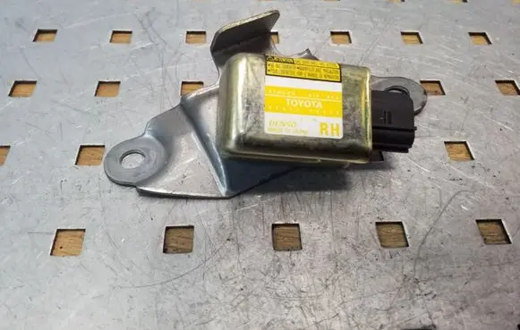 Toyota Land Cruiser (J120) Airbag deployment crash/impact sensor 8986060020