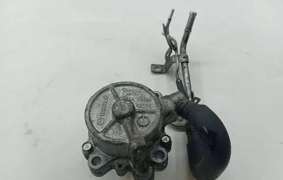 Mazda CX-7 Vacuum pump R2AA18G00 K2100
