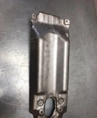 BMW 5 F10 F11 Heat shield in engine bay 7577001
