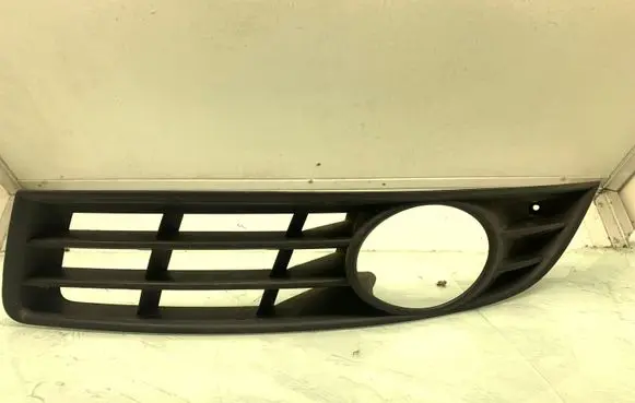 Volkswagen PASSAT B6 Front bumper lower grill 3C0853665A