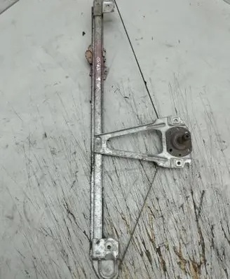Mercedes-Benz E W124 Rear door manual window regulator U3092