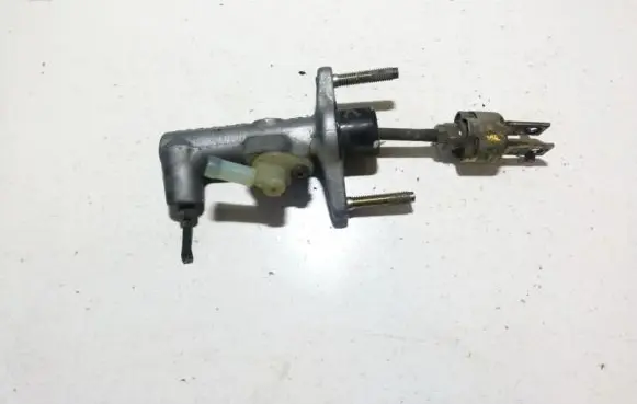 Toyota Avensis T220 Clutch master cylinder