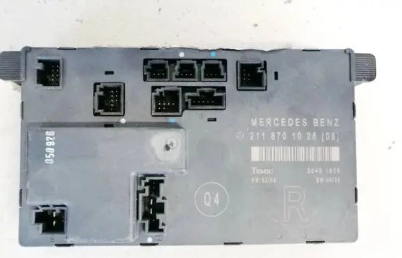 Mercedes-Benz E W211 Door control unit/module 2118701026 00401605