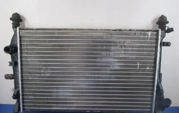 Ford Mondeo Mk III Coolant radiator