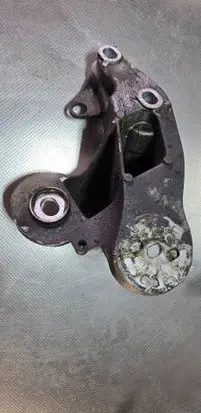 Audi A6 S6 C6 4F Engine mounting bracket 4F0199351H