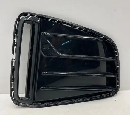 BMW i4 Front fog light trim/grill 51118082440 15857711