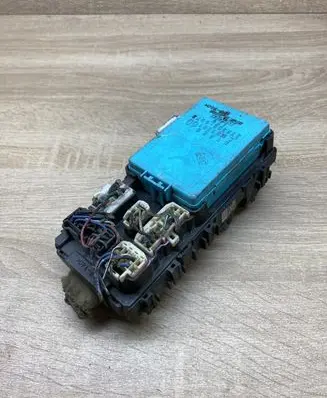 Mitsubishi Colt Fuse module MR228760 2323006073