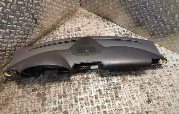 Mercedes-Benz C W203 Dashboard 2036800187 A2036800187