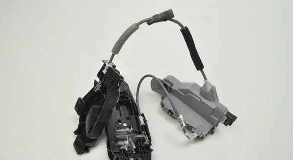 Opel Corsa F Front door lock PSA444120