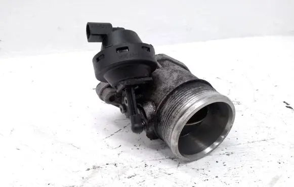 Audi A4 S4 B6 8E 8H Throttle valve 8E0145950C