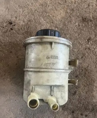 Dacia Logan I Power steering fluid tank/reservoir 8200005185