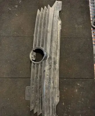 Volkswagen Transporter - Caravelle T4 Front grill